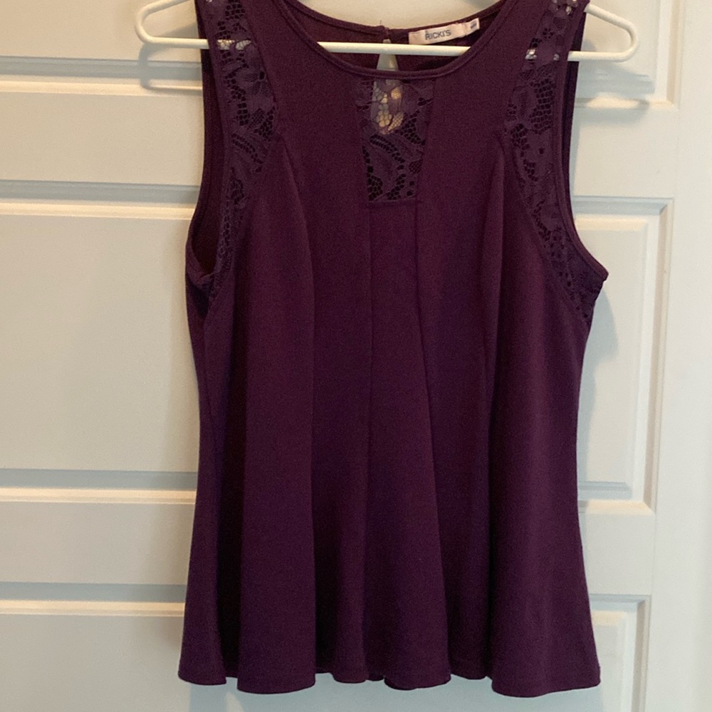 Fit ´N Flare Sleeveless TOP